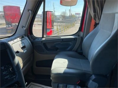 USED 2017 FREIGHTLINER CASCADIA 125 SLEEPER TRUCK #3472-19