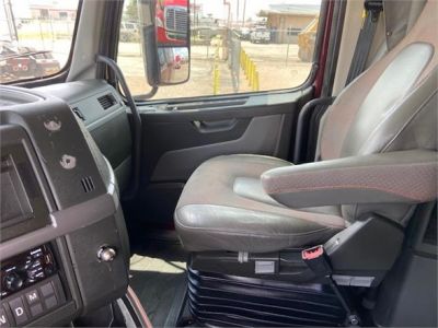 USED 2019 VOLVO VNL64T740 SLEEPER TRUCK #3486-19