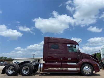 USED 2019 VOLVO VNL64T740 SLEEPER TRUCK #3486-4