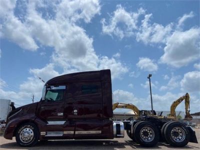 USED 2019 VOLVO VNL64T740 SLEEPER TRUCK #3486-5