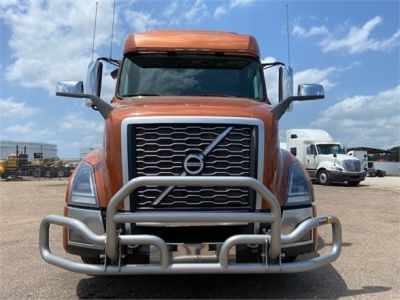 USED 2019 VOLVO VNL64T740 SLEEPER TRUCK #3487-2