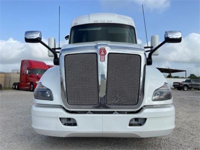 USED 2017 KENWORTH T680 SLEEPER TRUCK #3497-2