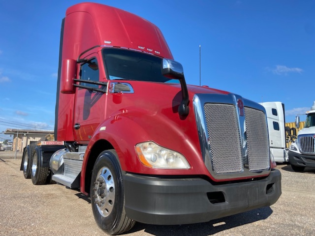 USED 2018 KENWORTH T680 DAYCAB TRUCK #3500