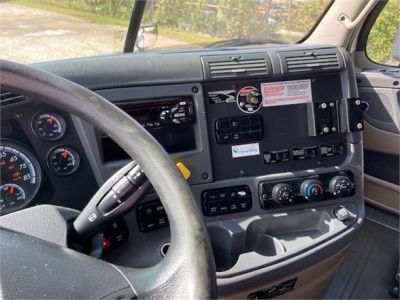 USED 2018 FREIGHTLINER CASCADIA 125 SLEEPER TRUCK #3507-19