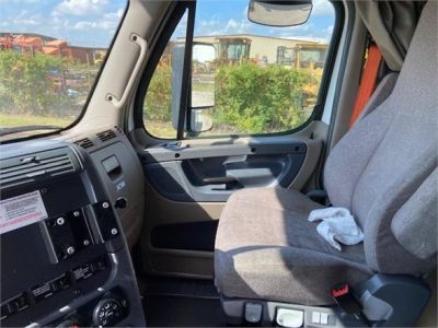 USED 2018 FREIGHTLINER CASCADIA 125 SLEEPER TRUCK #3507-20