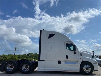 USED 2018 FREIGHTLINER CASCADIA 125 SLEEPER TRUCK #3507-4