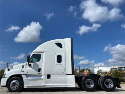 USED 2018 FREIGHTLINER CASCADIA 125 SLEEPER TRUCK #3507-5