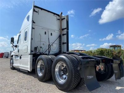 USED 2018 FREIGHTLINER CASCADIA 125 SLEEPER TRUCK #3507-6