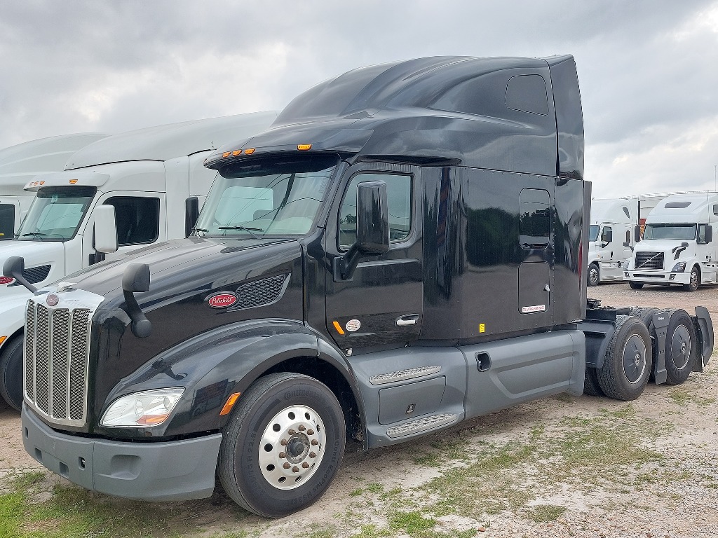 USED 2019 PETERBILT 579 SLEEPER TRUCK #3509