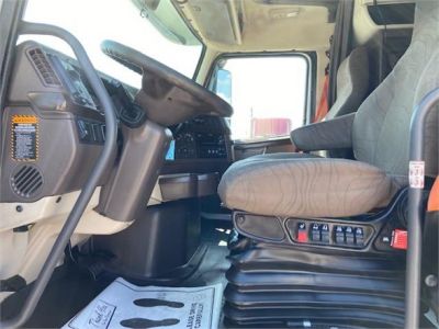 USED 2018 VOLVO VNL64T670 SLEEPER TRUCK #3517-13