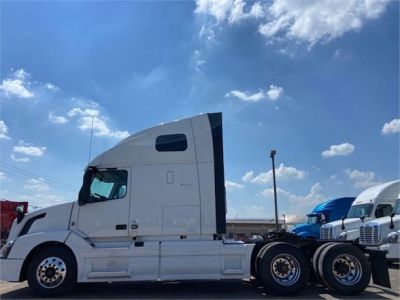 USED 2018 VOLVO VNL64T670 SLEEPER TRUCK #3517-4