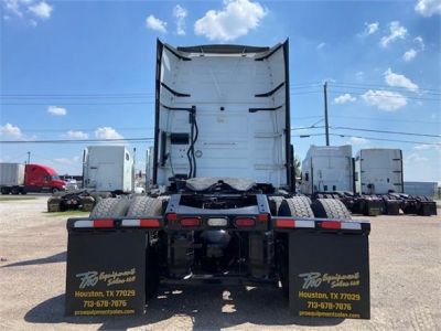 USED 2018 VOLVO VNL64T670 SLEEPER TRUCK #3517-6