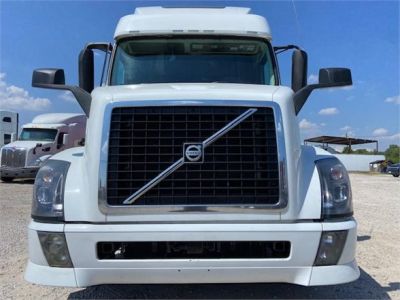 USED 2017 VOLVO VNL64T670 SLEEPER TRUCK #3518-2