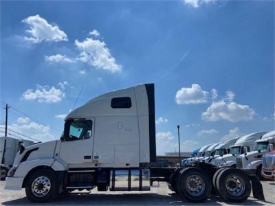 USED 2017 VOLVO VNL64T670 SLEEPER TRUCK #3518-5