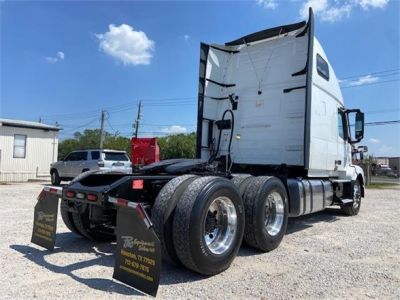 USED 2017 VOLVO VNL64T670 SLEEPER TRUCK #3518-8