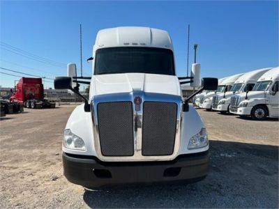 USED 2019 KENWORTH T680 SLEEPER TRUCK #3523-8