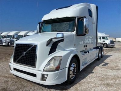 USED 2016 VOLVO VNL64T670 SLEEPER TRUCK #3524-3