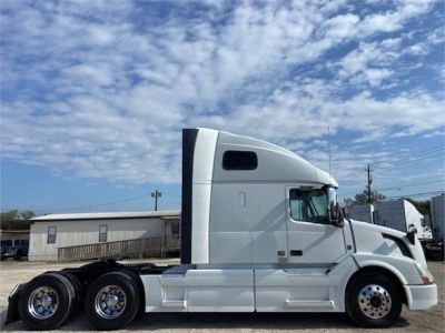 USED 2016 VOLVO VNL64T670 SLEEPER TRUCK #3524-4