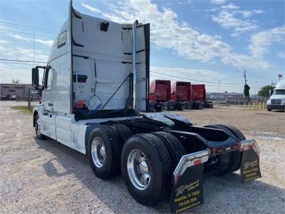 USED 2016 VOLVO VNL64T670 SLEEPER TRUCK #3524-6