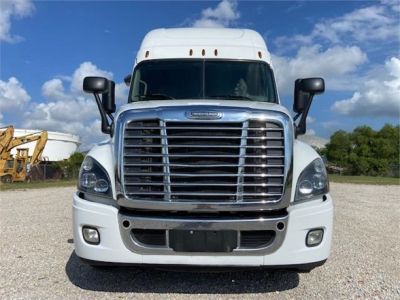 USED 2018 FREIGHTLINER CASCADIA 125 SLEEPER TRUCK #3525-2