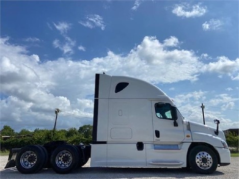 USED 2018 FREIGHTLINER CASCADIA TANDEM AXLE SLEEPER TRUCK #3534-8