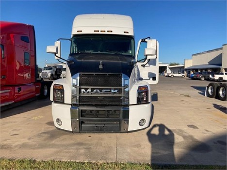 USED 2020 MACK ANTHEM SLEEPER TRUCK #3543-2