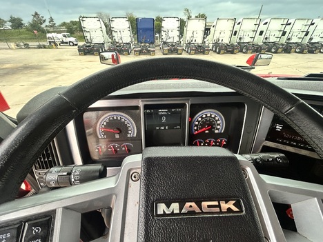 USED 2020 MACK ANTHEM SLEEPER TRUCK #3552-14