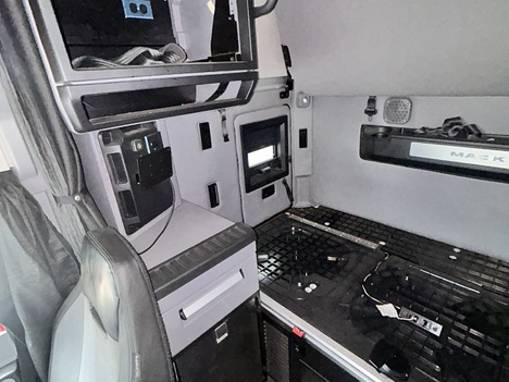 USED 2020 MACK ANTHEM SLEEPER TRUCK #3552-15