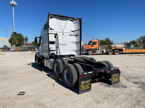 USED 2017 VOLVO VNL64T670 SLEEPER TRUCK #3562-3