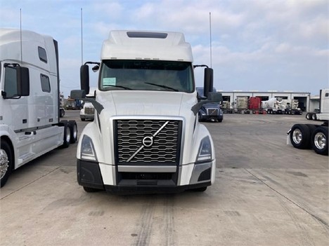 USED VOLVO VNL64T860 SLEEPER TRUCK #3564-2