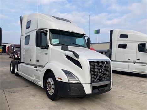 USED VOLVO VNL64T860 SLEEPER TRUCK #3564-4