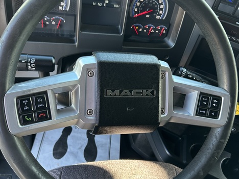 USED 2020 MACK ANTHEM SLEEPER TRUCK #3568-6
