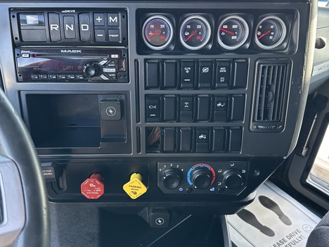 USED 2020 MACK ANTHEM SLEEPER TRUCK #3568-8