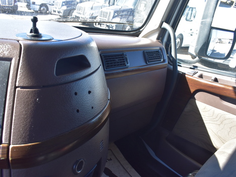 USED 2016 VOLVO VNL64T670 SLEEPER TRUCK #3572-16
