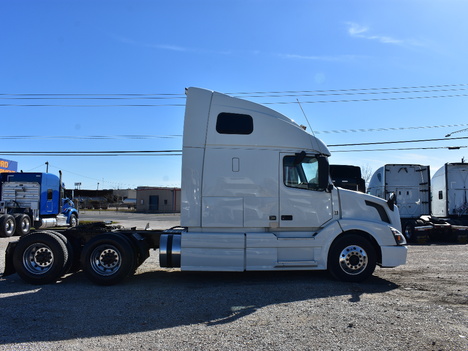 USED 2016 VOLVO VNL64T670 SLEEPER TRUCK #3572-4