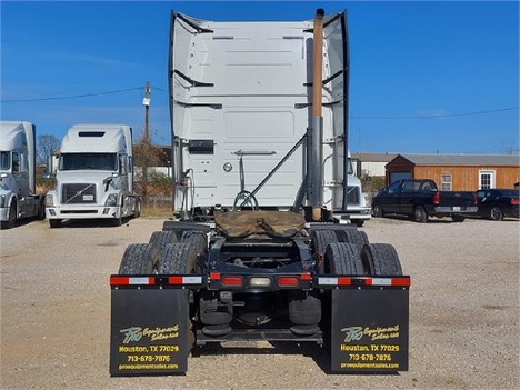 USED 2016 VOLVO VNL64T670 SLEEPER TRUCK #3573-11