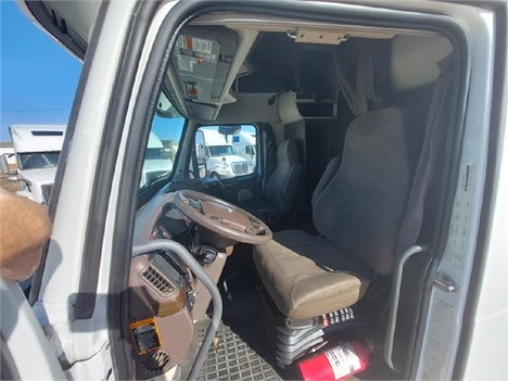 USED 2016 VOLVO VNL64T670 SLEEPER TRUCK #3573-15