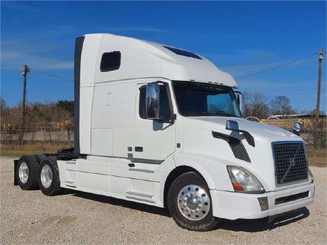 USED 2016 VOLVO VNL64T670 SLEEPER TRUCK #3573-2