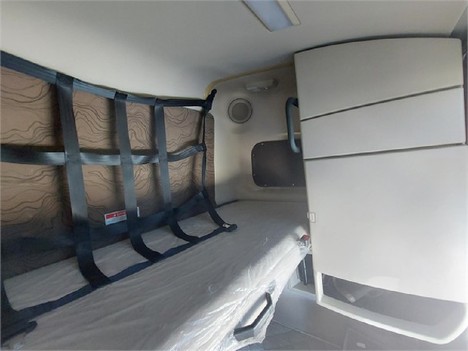 USED 2016 VOLVO VNL64T670 SLEEPER TRUCK #3573-22