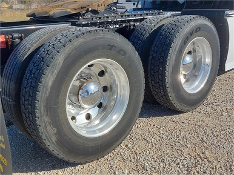 USED 2016 VOLVO VNL64T670 SLEEPER TRUCK #3573-6