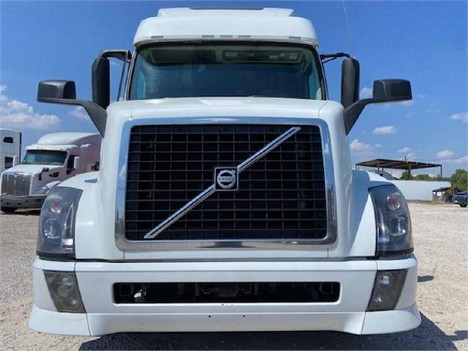 USED 2016 VOLVO VNL42670 SLEEPER TRUCK #3574-2