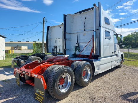 USED 2016 VOLVO VNL64T780 SLEEPER TRUCK #3575-5