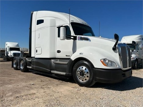 USED 2017 KENWORTH T680 SLEEPER TRUCK #3576-2