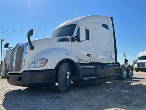 USED 2017 KENWORTH T680 SLEEPER TRUCK #3576-3