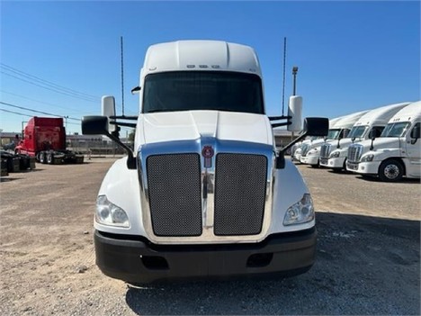 USED 2017 KENWORTH T680 SLEEPER TRUCK #3576-8