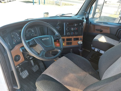 USED 2020 FREIGHTLINER CASCADIA SLEEPER TRUCK #3578-14