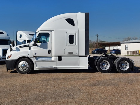 USED 2020 FREIGHTLINER CASCADIA SLEEPER TRUCK #3578-4