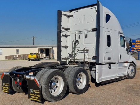 USED 2020 FREIGHTLINER CASCADIA SLEEPER TRUCK #3578-6