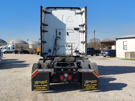 USED 2020 FREIGHTLINER CASCADIA SLEEPER TRUCK #3578-7