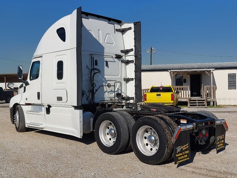 USED 2020 FREIGHTLINER CASCADIA SLEEPER TRUCK #3578-8